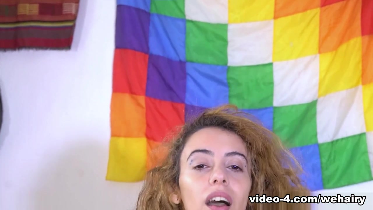 Lula enjoys her black dildo to masturbate