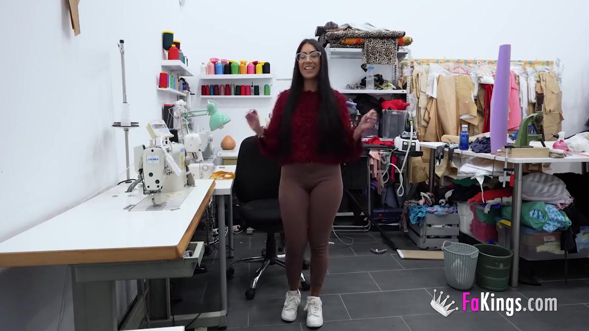 Young Amateur Latina Lara Rey Shows Us How Much Fun She Has With Her Friends