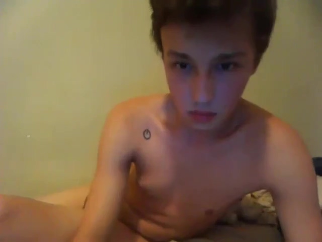 A103. Happy & Cute 18yo Boy On Cam