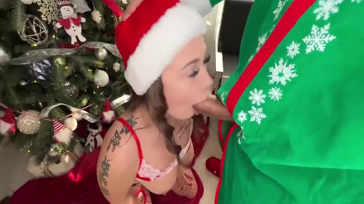 Richh Des In Is Back For This Christmas I Am So Happy To Fuck Her Under The Tree. Big Booty Babe Takes A Hard Cock Pounding Till I