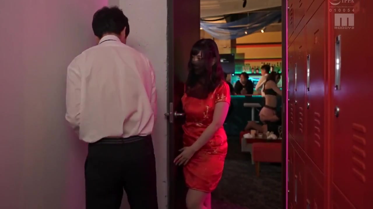 Fascinating Favetio By A Beautiful Lady And Sneakily Blows Me In A Titty Bar. Chapter.2