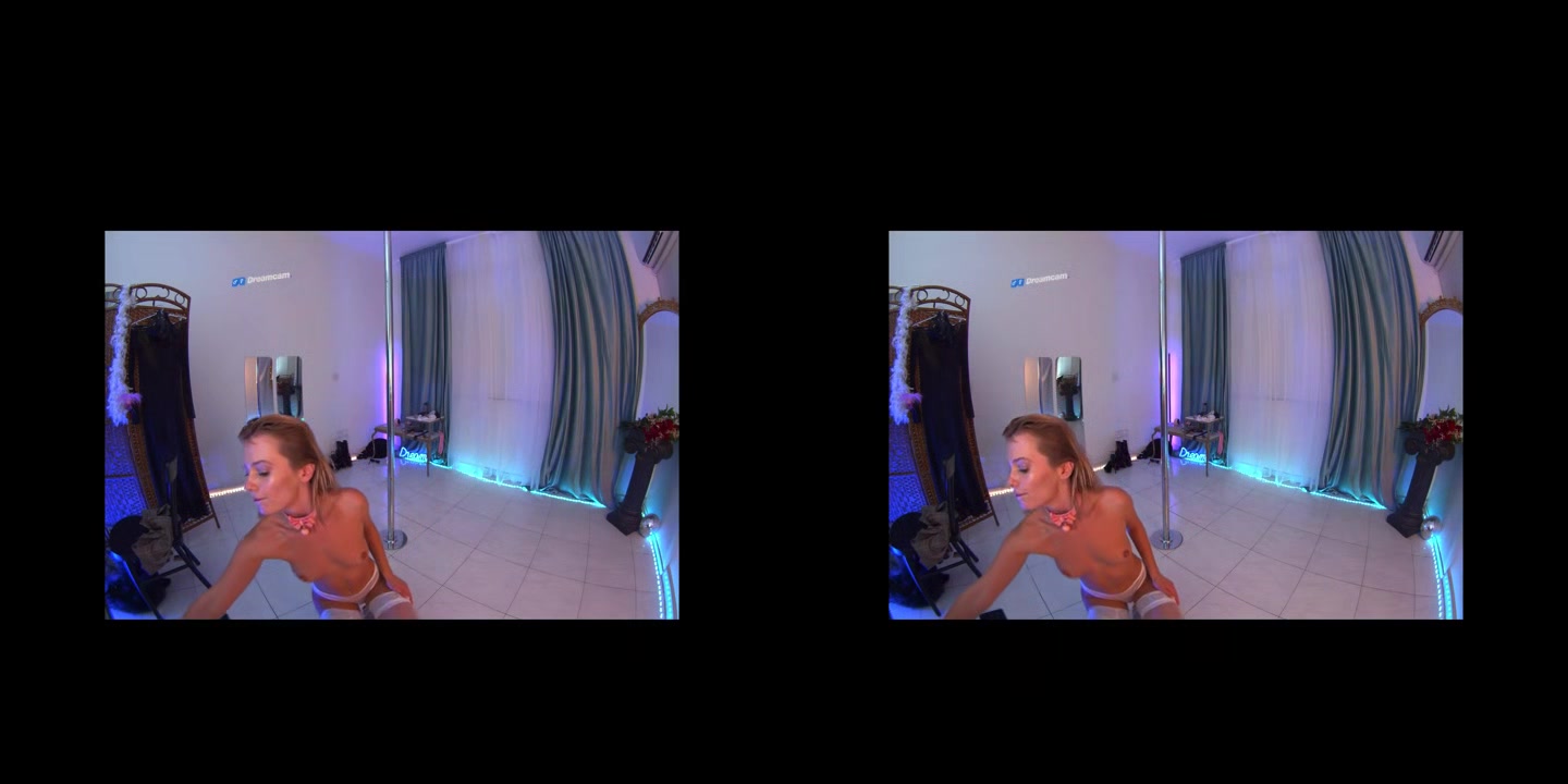 Amazing Blonde Dances A Pole Dance