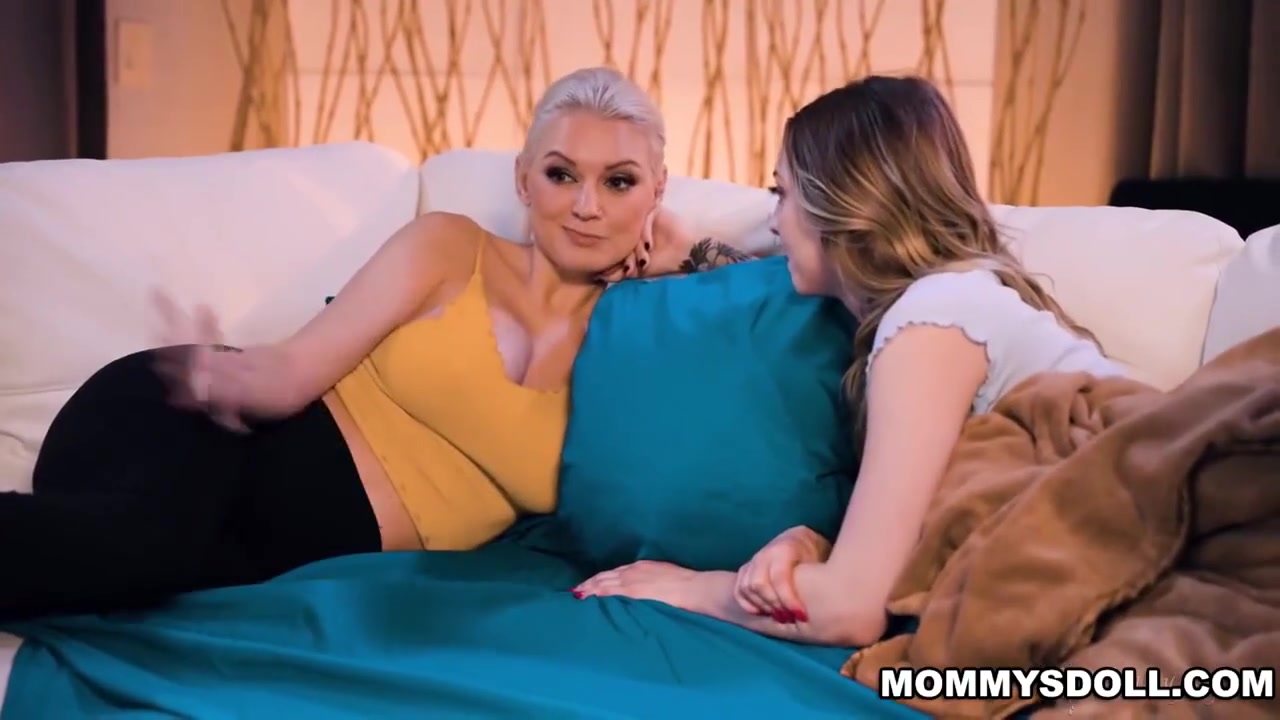 Horny Ladies Teasing And Slurping Each Others Pussies