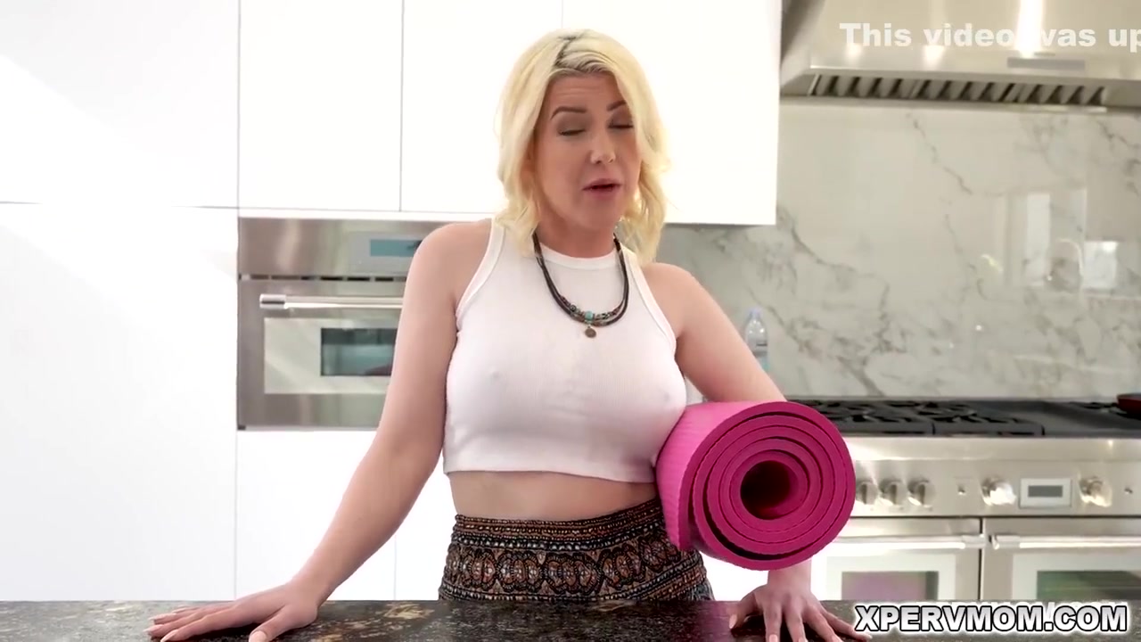 Kit Mercer And Alex D - Stepmom Shows Her Sexy Moves