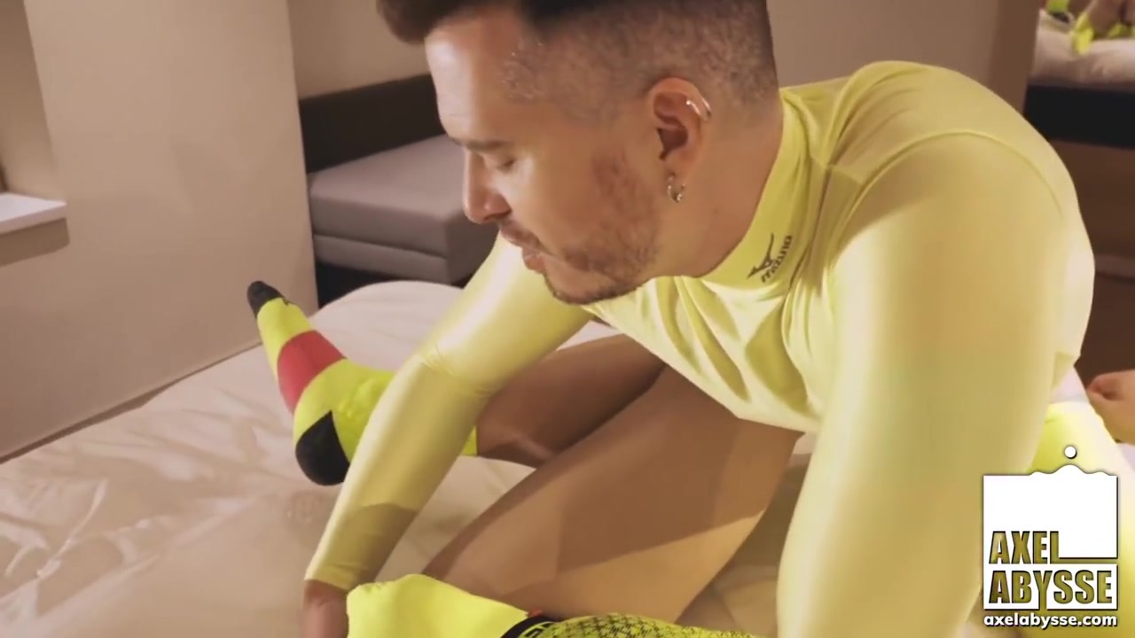 Gay In Neon Shirt Fisted After Rimjob With Axel Abysse