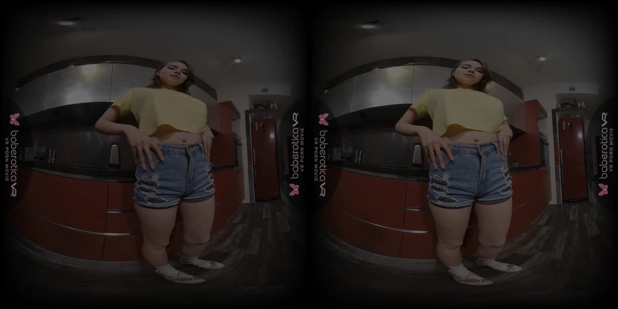 Lovely Dayana Toys Pussy In The Kitchen; Cute Amateur Masturbation