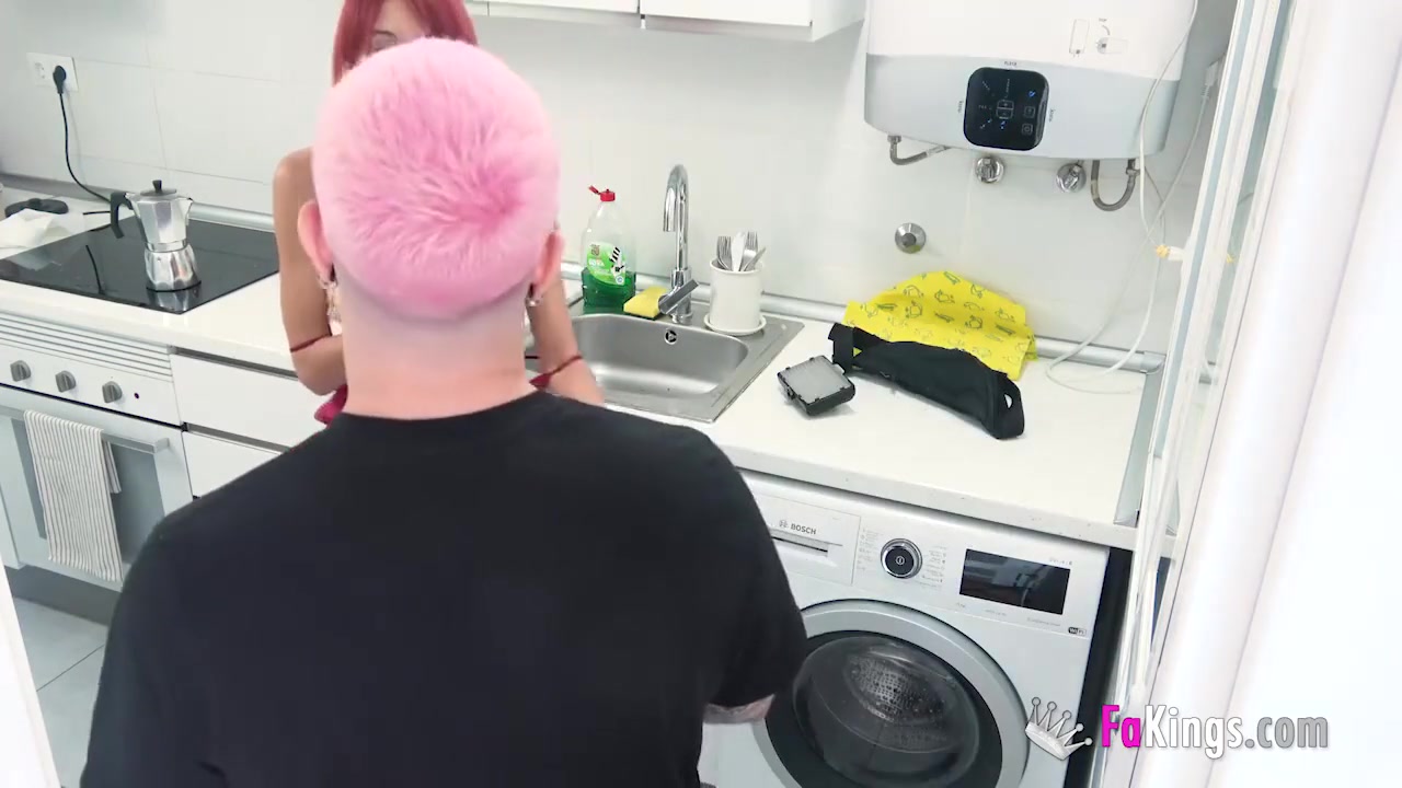 Albaan Wants To Become A Pornstar By Filming Herself Banging A Young Dude!