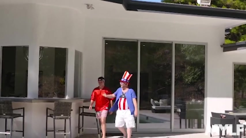 Independence Day Pussy Play - MYLF