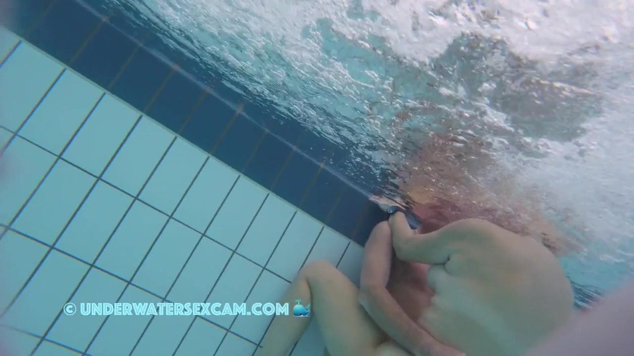 This Experienced Couple Knows Exactly How To Fuck Underwater
