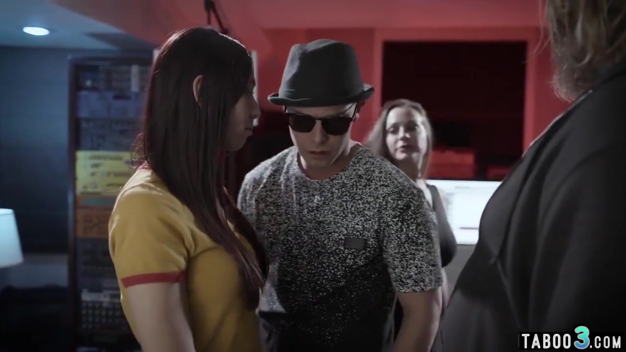 Struggling Musician Has Ffm With Dj For Promise Of Fame - Abigail Mac And Aidra Fox