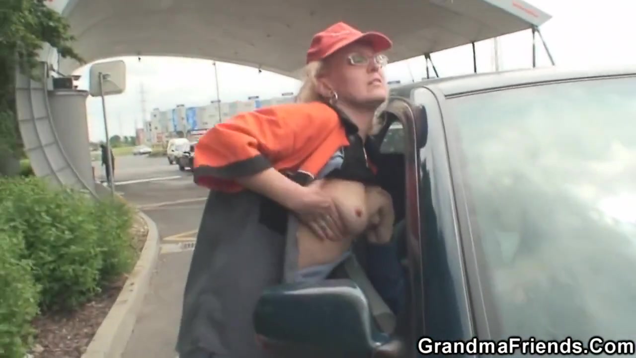 Guys Pick Up And Fuck Hot Grandma In The Fields