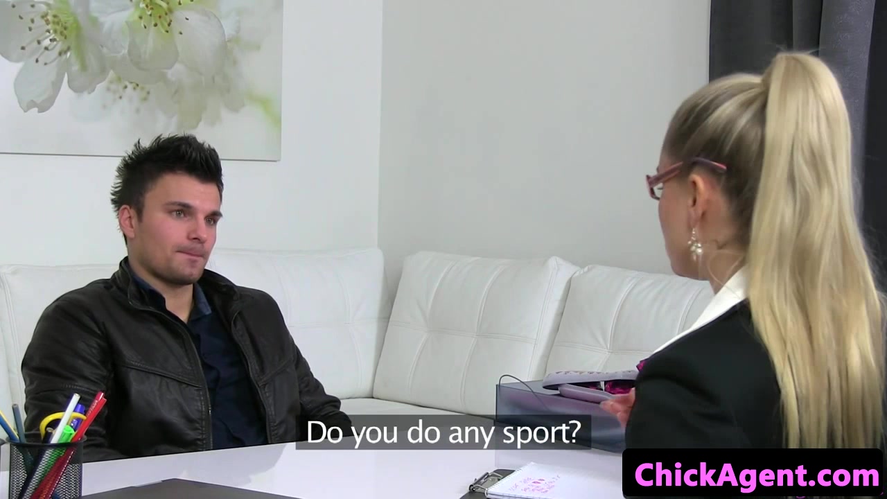 Female casting agent pussylicked and fingered