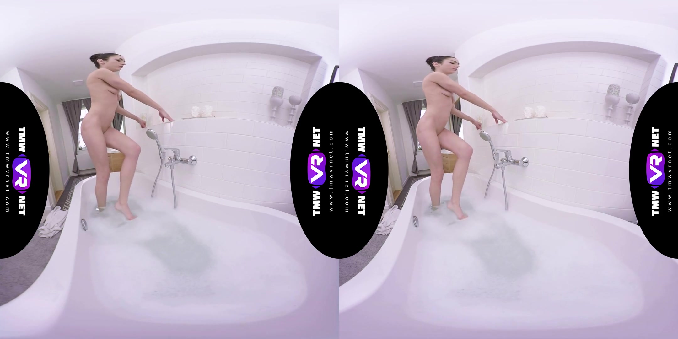 Arwen Gold in The Most Sensual Bath Solo By Arwen Gold In VR - TmwVRNet