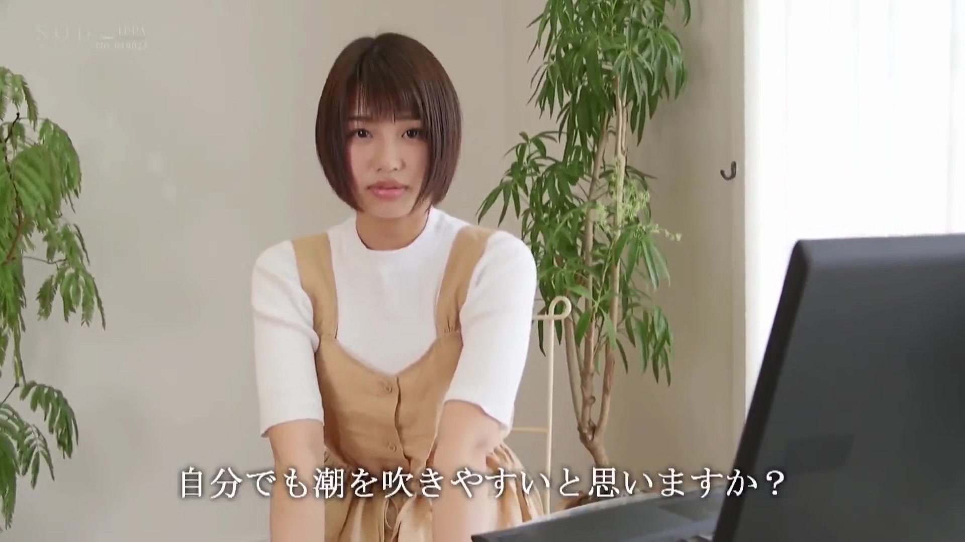 240624ド派手に潮吹きしたカワイイ女の子d1