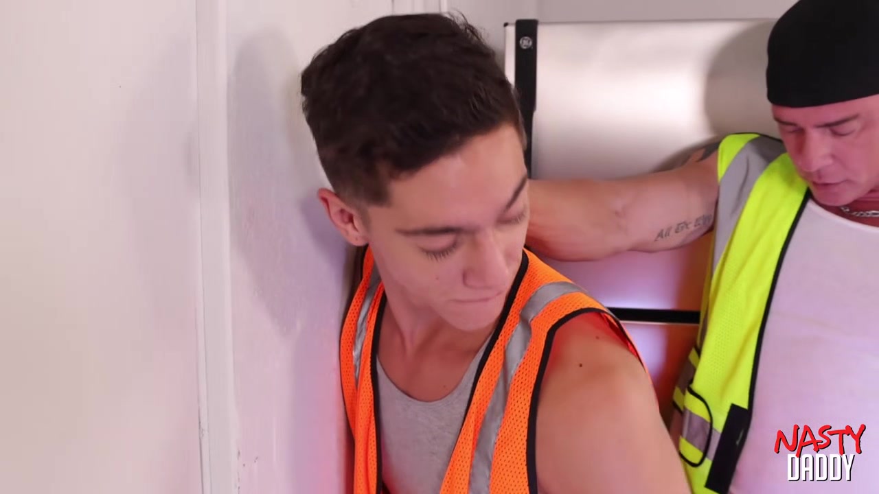 NASTYDADDY Buff Guy Ryan Carter Drops His Load Inside Twink Benvi