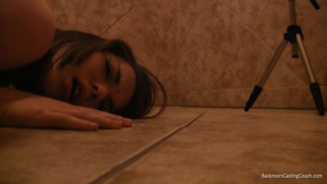 Gorgeous young babe got screwed on a pornstar casting