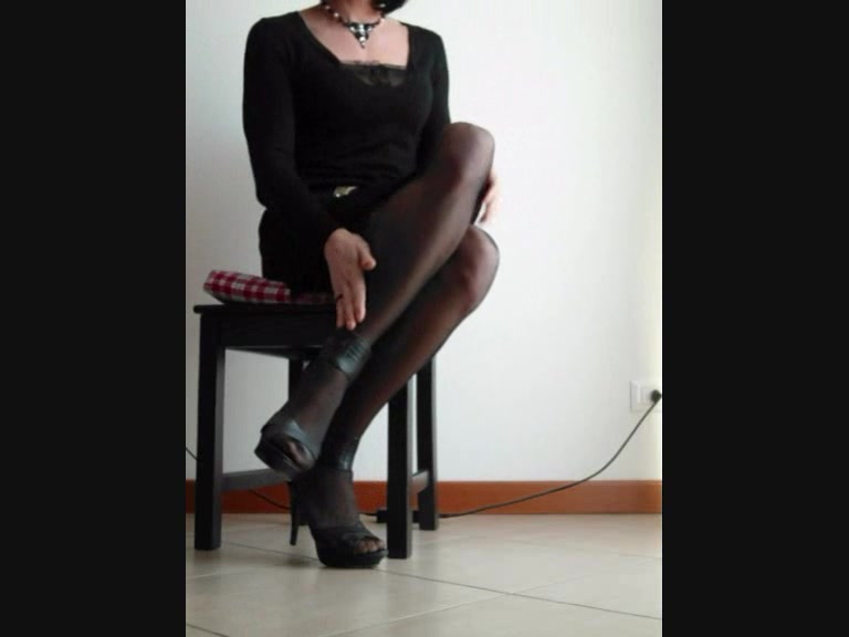 Sexy crossdresser masturbation