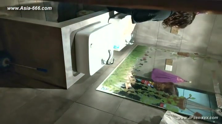 chinese girls go to ***