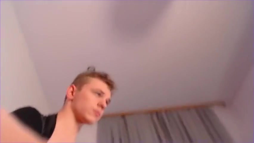 Twink Shows His Nice Body Of K