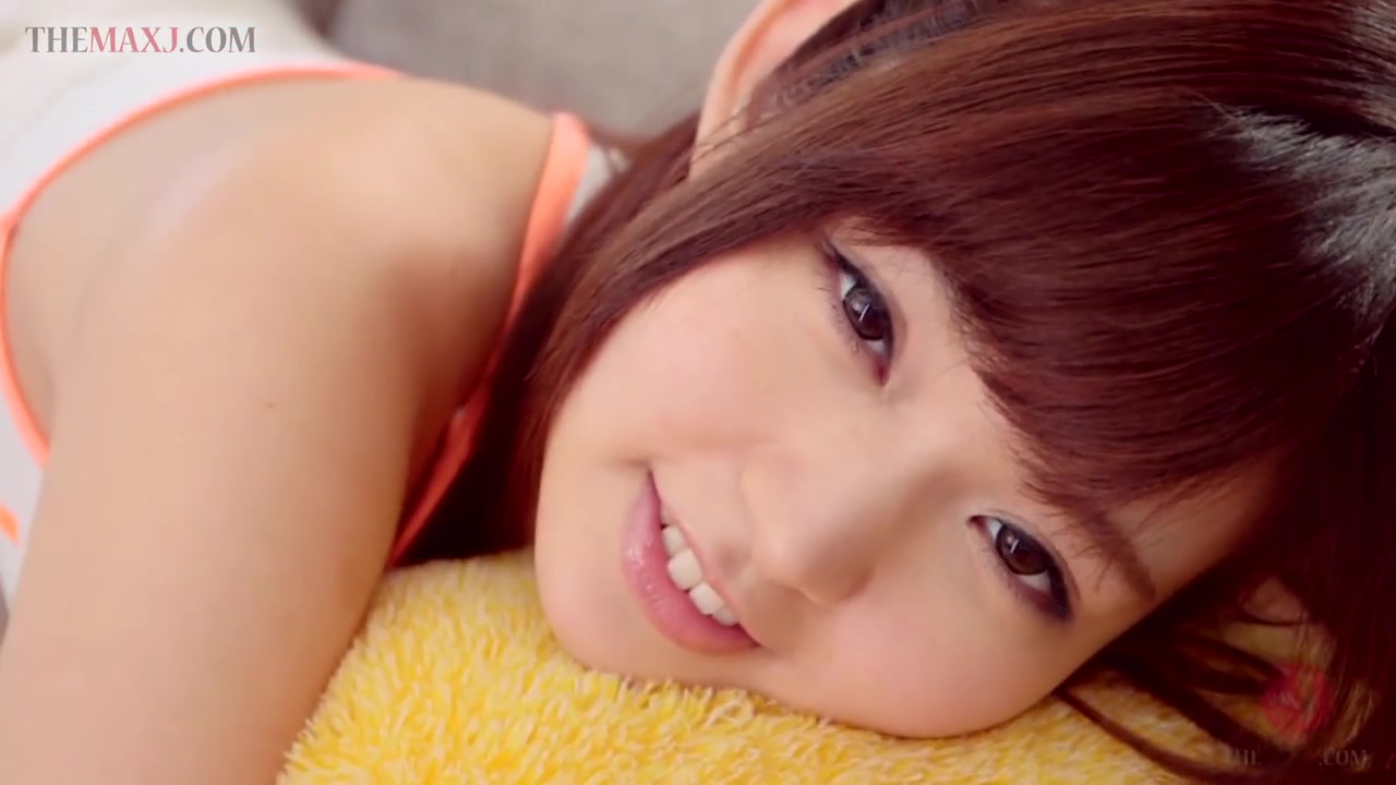 Asian Young Girl Likes To Masturbate On The Casting With Her 2 Vibrating Toys - Close Up Video - AsianHappyEnding