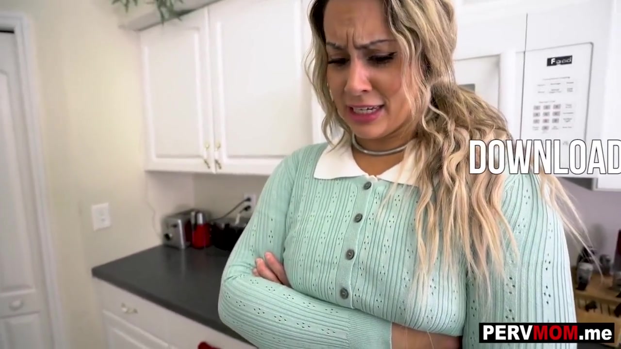 Stepmom And Gf Fight Over Stepsons One-eyed Snake With Conor Coxxx And Misty Meaner
