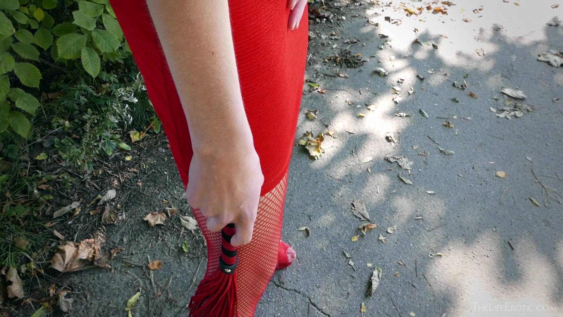 Scarlet Pee 2 - Natalie Russ - TheLifeErotic