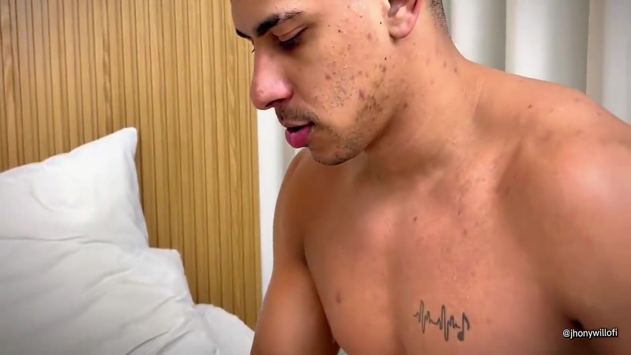 Johny Will And Gabr Otoku In Conheci Um Nerd Virgem E Levei Ele Pra Cama 7 Min