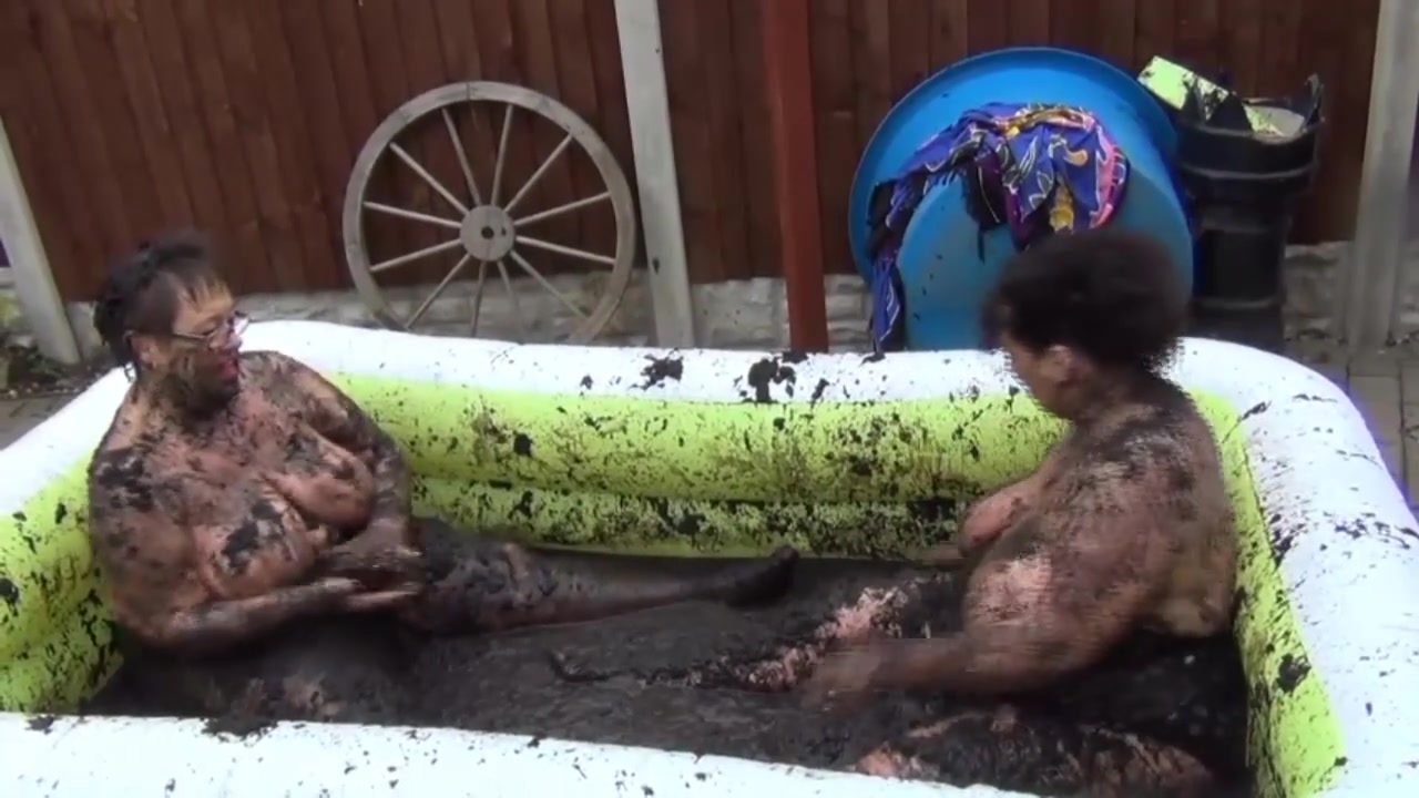 Kim & Honey Mud Wrestling Pt2 - TacAmateurs