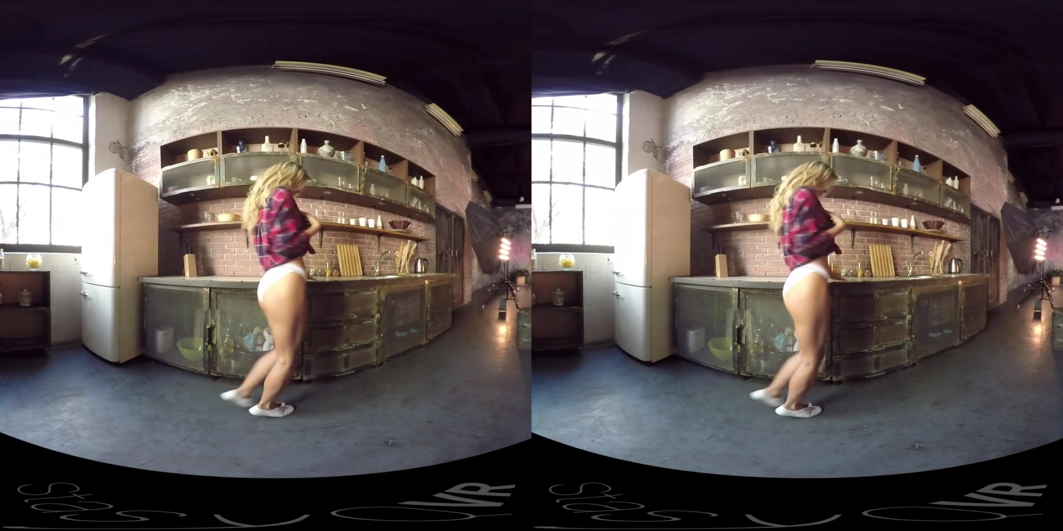 Blonde Strips For Breakfast - StasyQVR