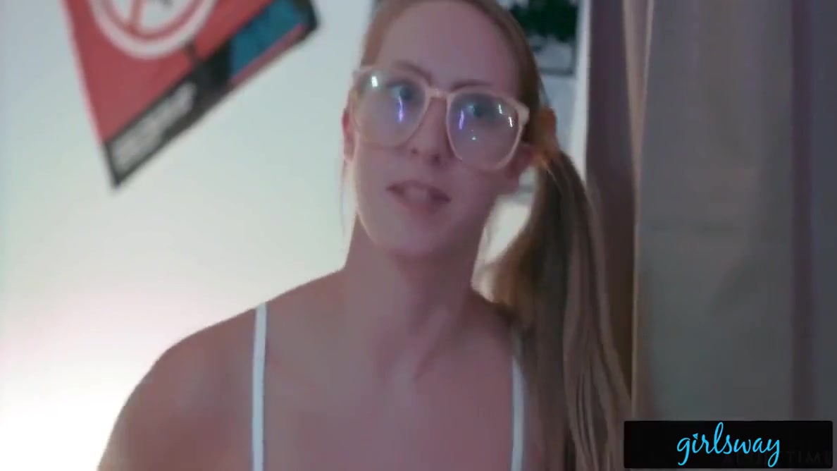 Kenzie Taylor, Serena Blair And Cadence Lux In Nerdy Girls Have Their First 3way With Virtual