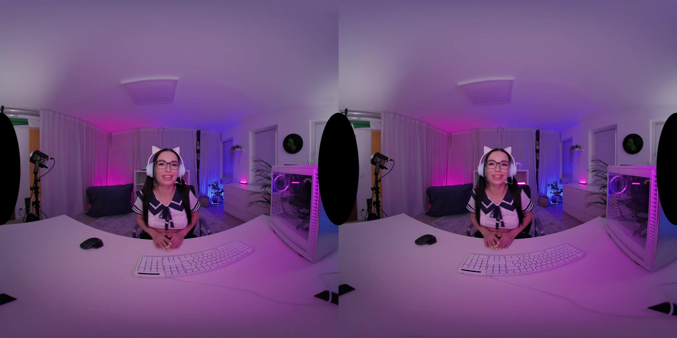 Erotic Gaming Session With Milena Ray