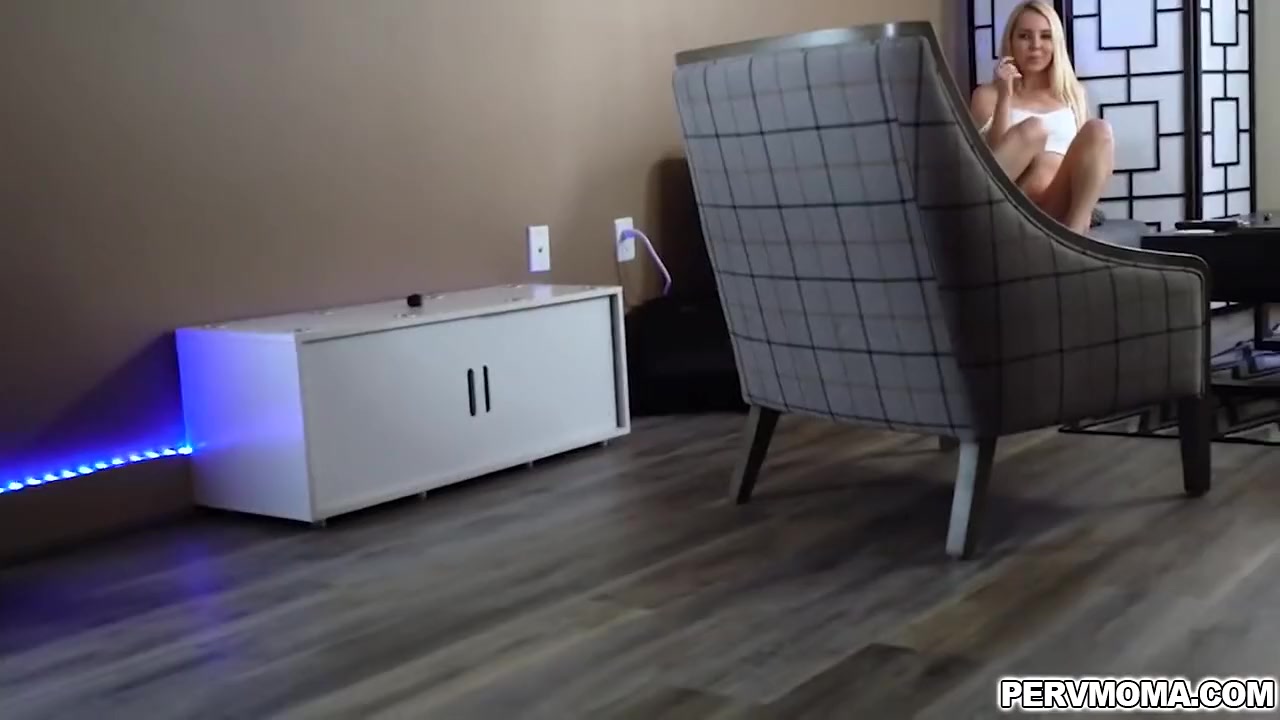 Aaliyah Love - Plays Pussy