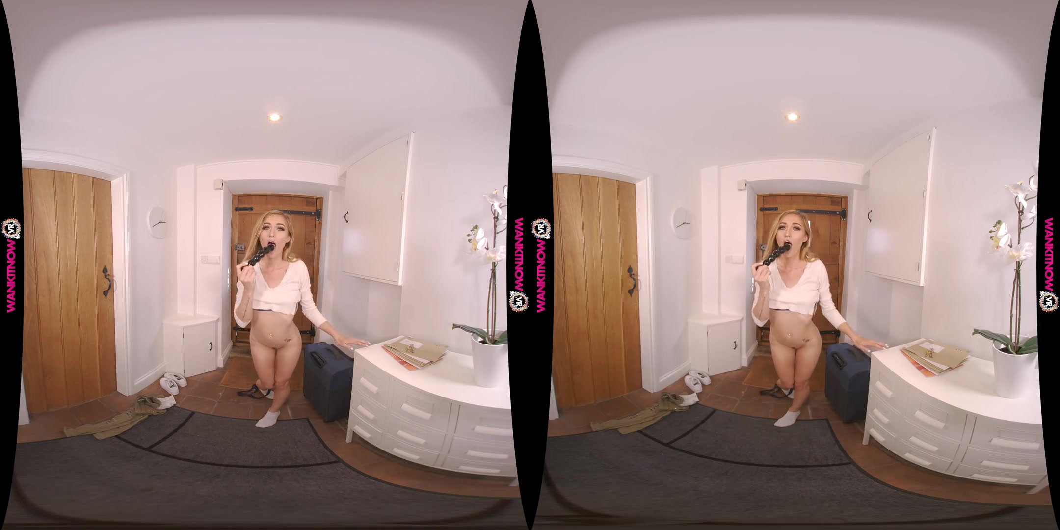 Crazy Wank - Wild teen 18+ Striptease - SexLikeReal