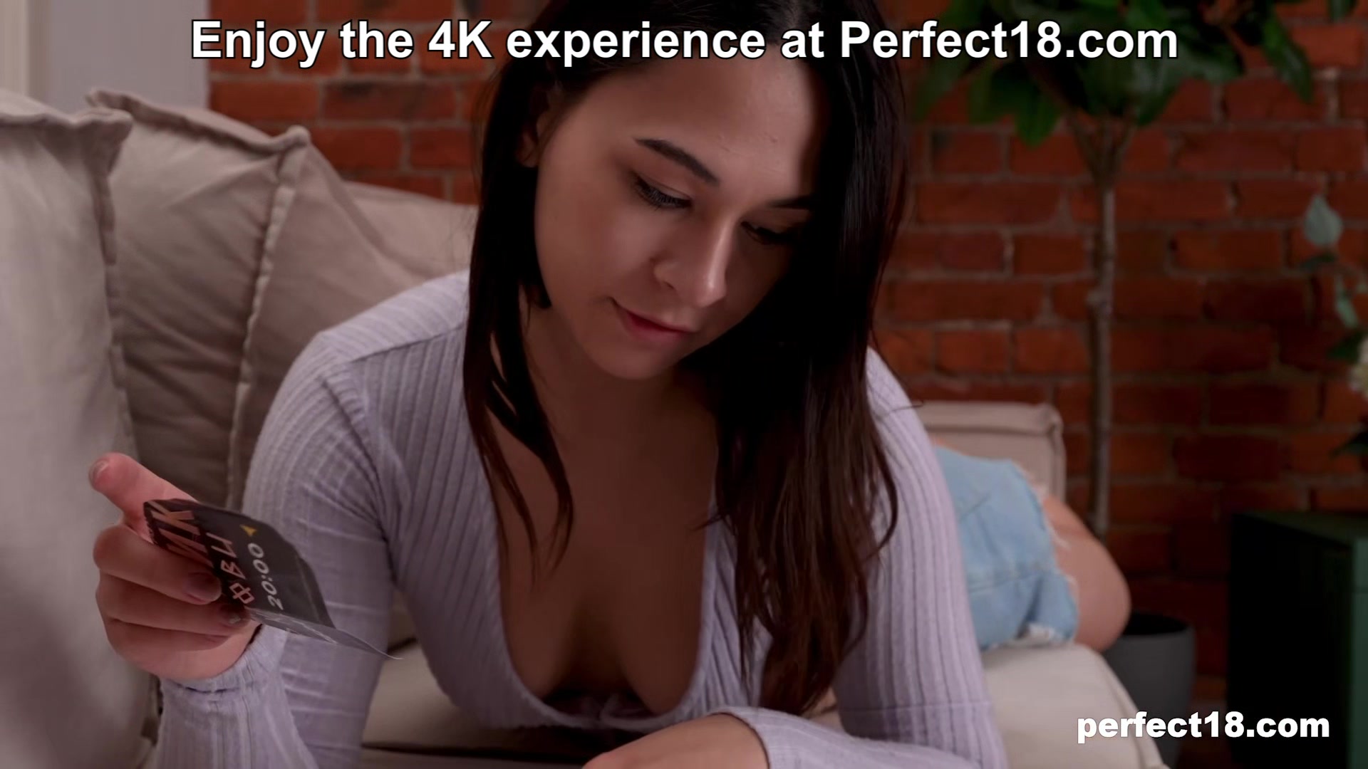 Artsy and Horny 18yo Roxy Muray for Perfect18