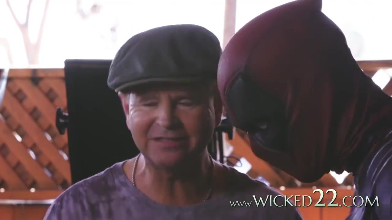 A Perfect Blowjob For Spiderman From Deadpool Xxx Porn