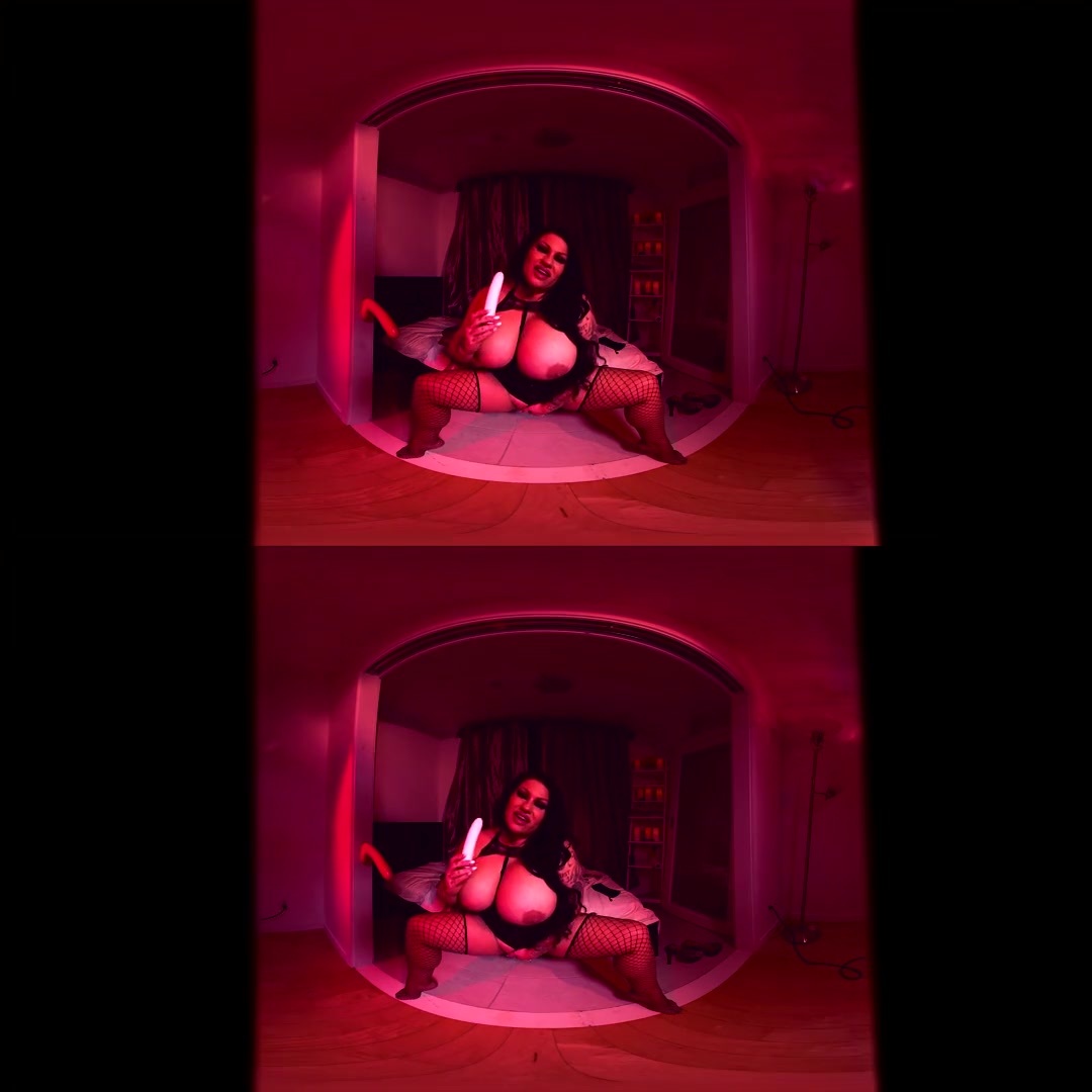 Samantha Mack in Red Light Special 1 - HoloGirlsVR