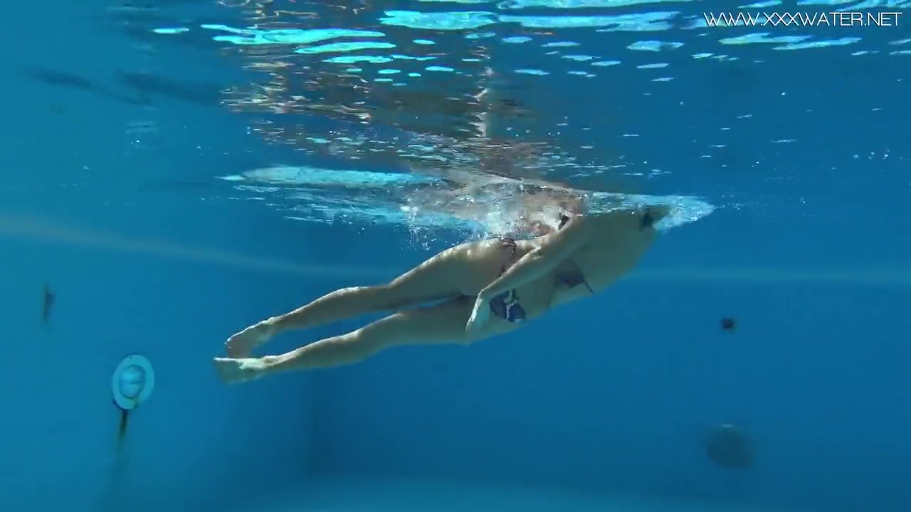 Absolutely Astonishing Blonde Pornstar Swimming - Mary Kalisy
