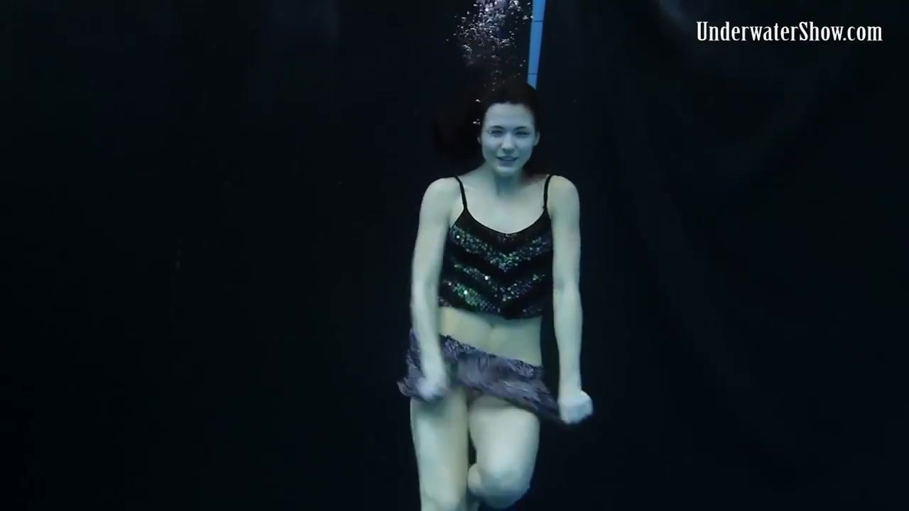 Alone In The Public Pool Completely Naked Babes From Russia