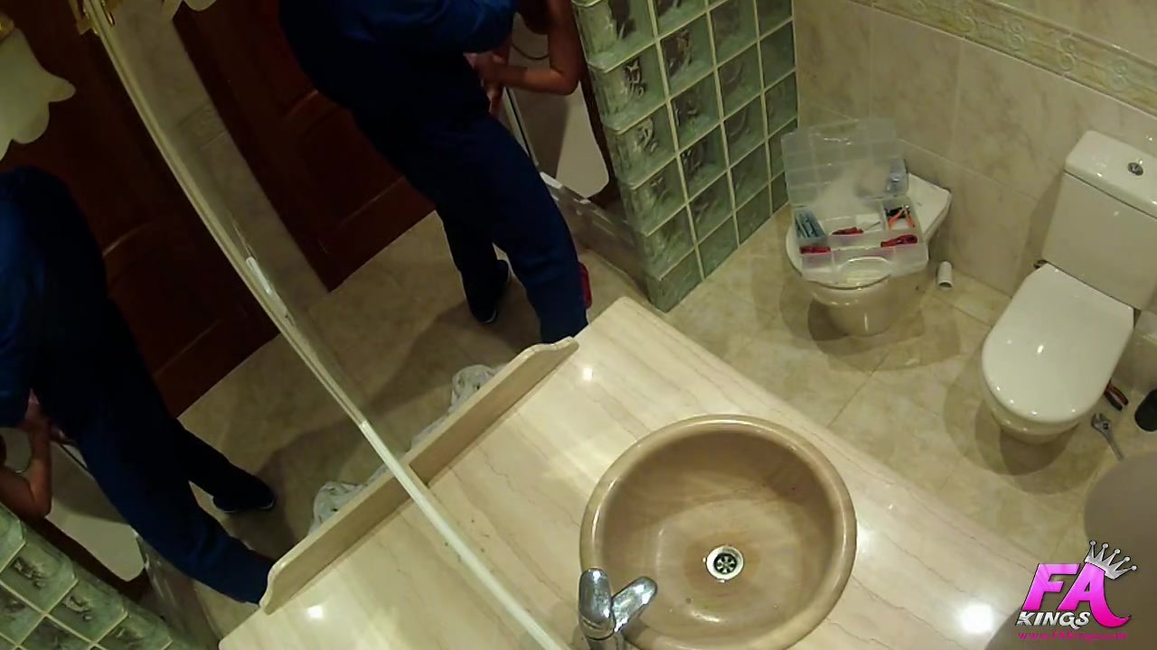 I fuck the plumber and film it without him knowing it