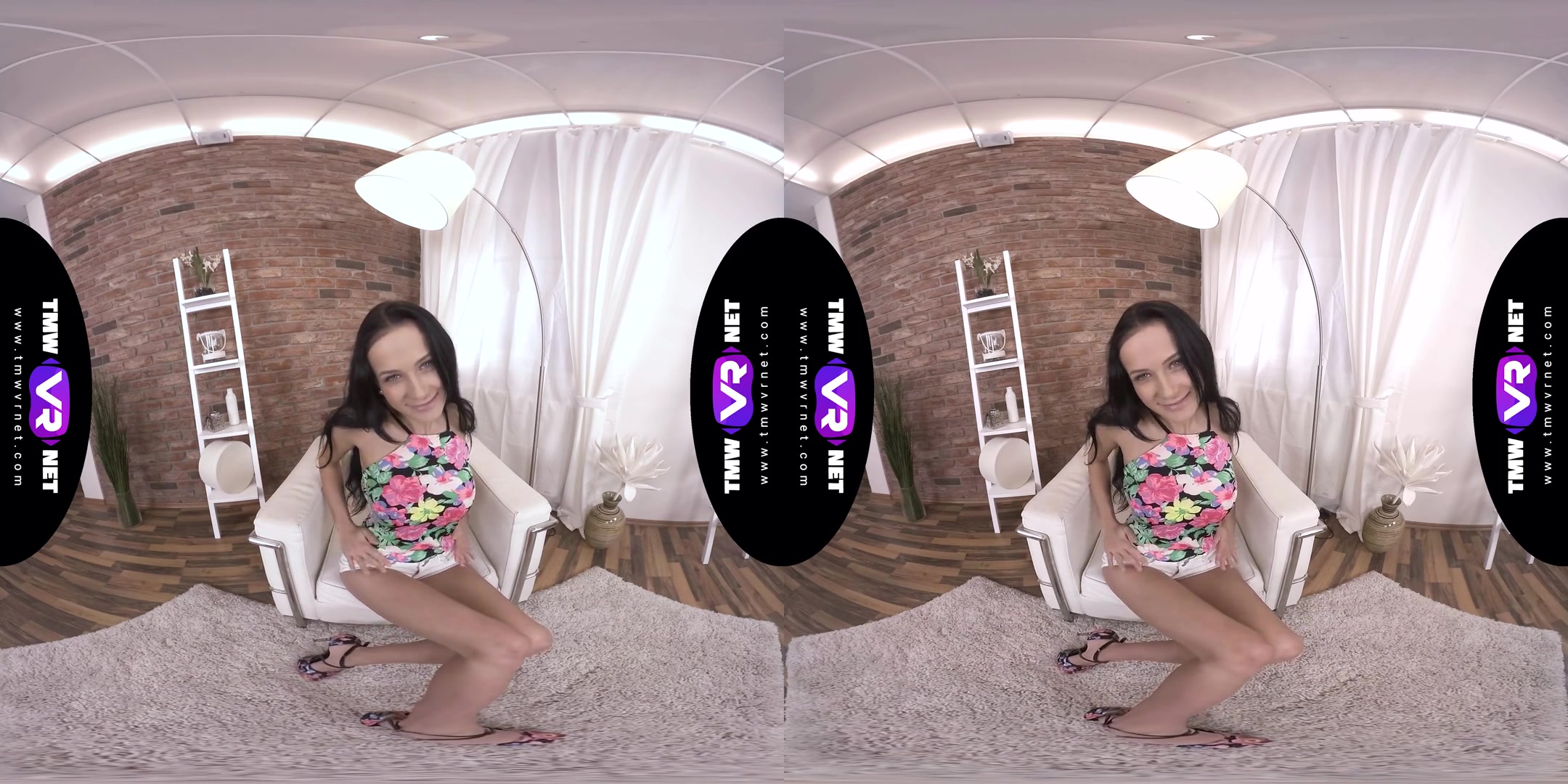 Nicole Love in Cutie Checks Her Pussy - TmwVRNet