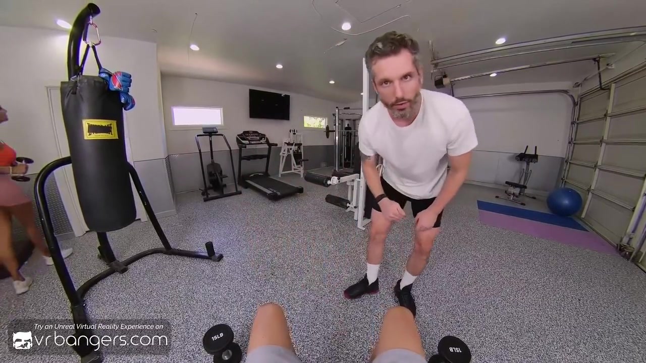 Zoey Sinn In Sexy Black Babe Seducing On Gym Vr Por