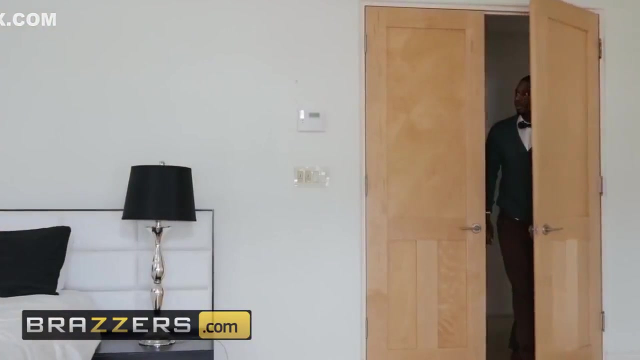 Cute Blonde Gets Fucked Dilfs Bbc With Khloe Kapri And Jax Slayher