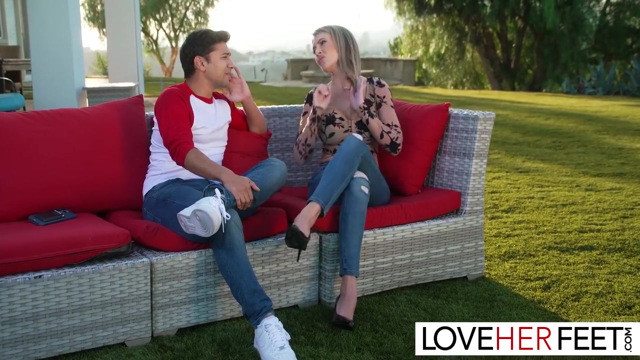 Max Fills And Gigi Dior - Feet Goddess Banged Outdoors After Feet Worshipping