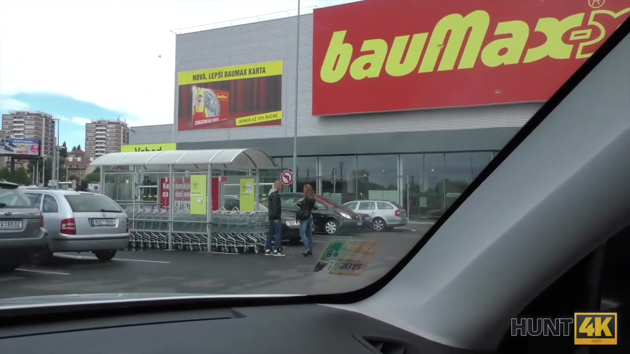 HUNT4K. Finally hunter performs successful pickup at shopping center