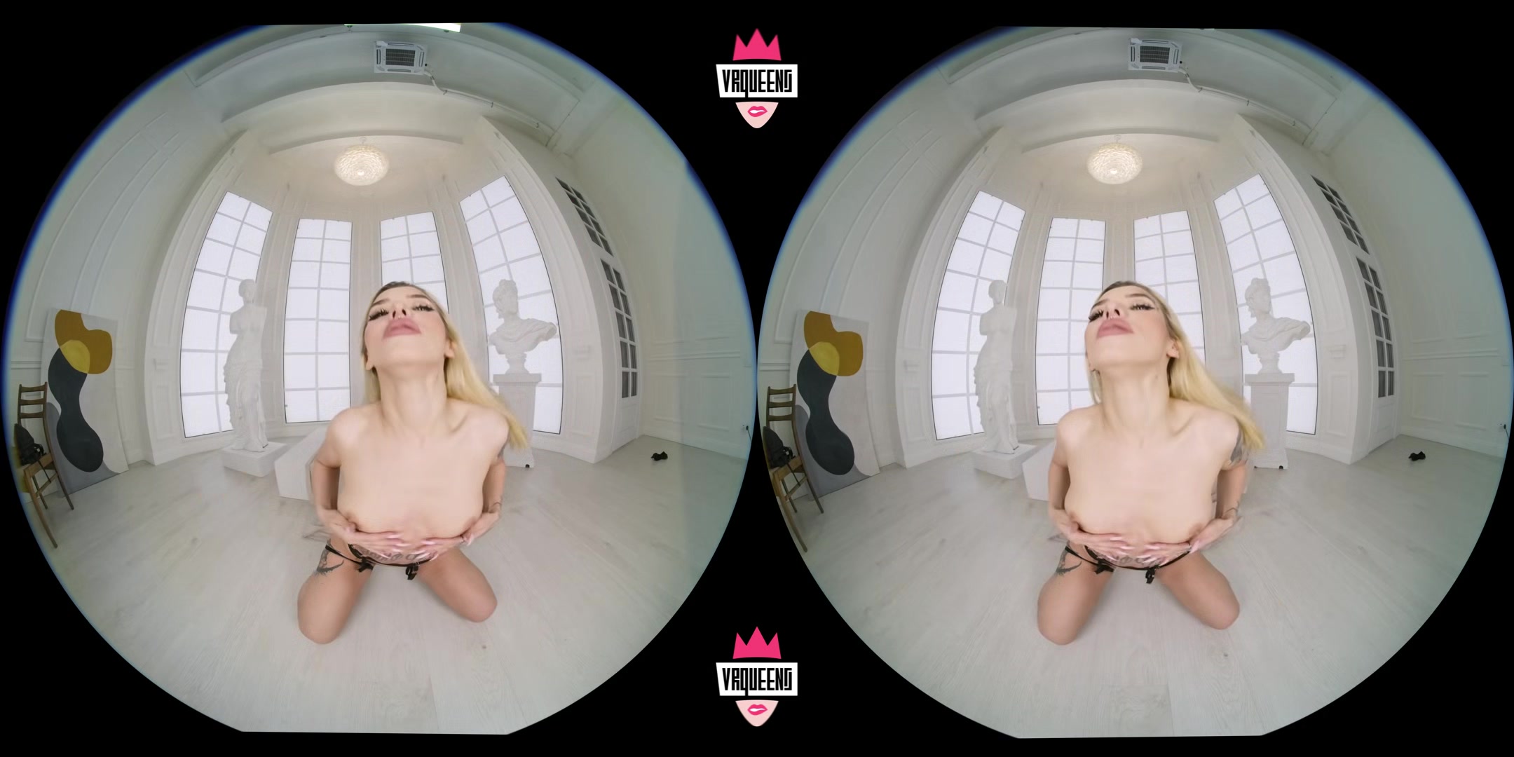 Blowout Doll Awaits - Vr Queens