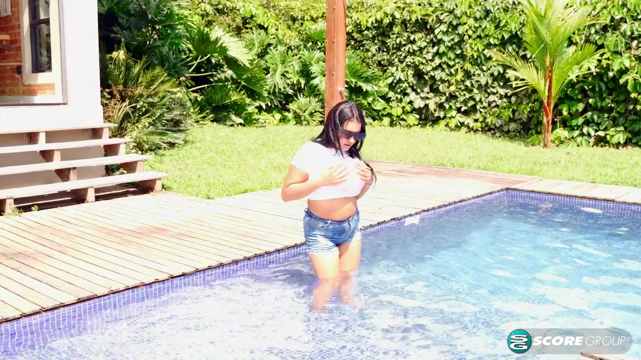 Kim Beltran: Tits in the Sun - Kim Beltran - Scoreland