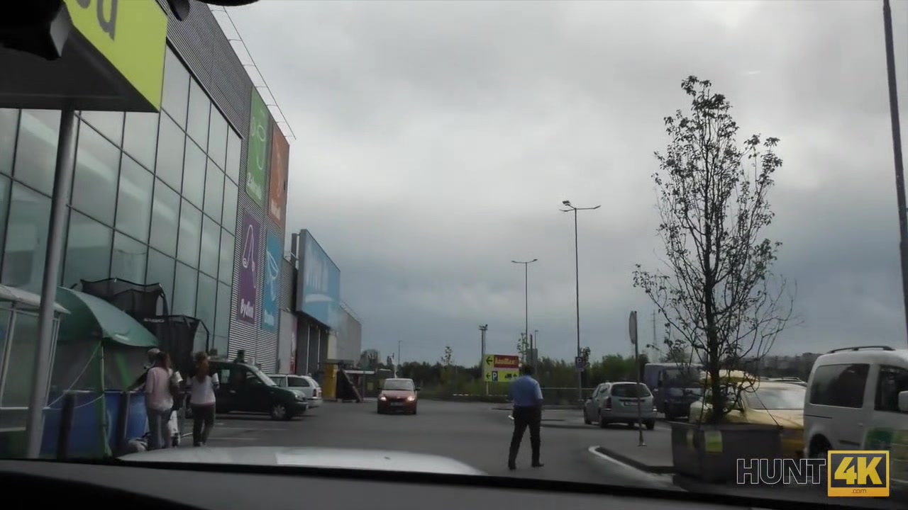 HUNT4K. Poor couple needs cash for shopping and hunter is ready to pay