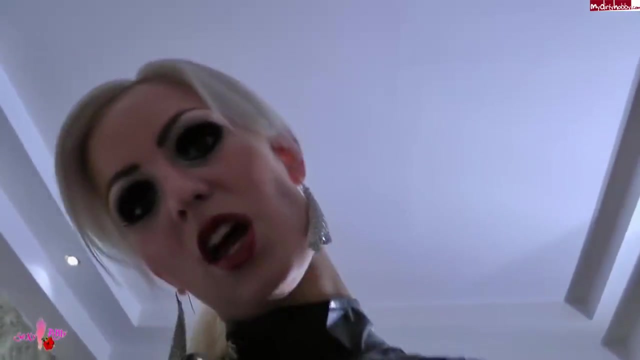 Amy Starr - Latexlady Reitet Devoten Jungling Das Sperma
