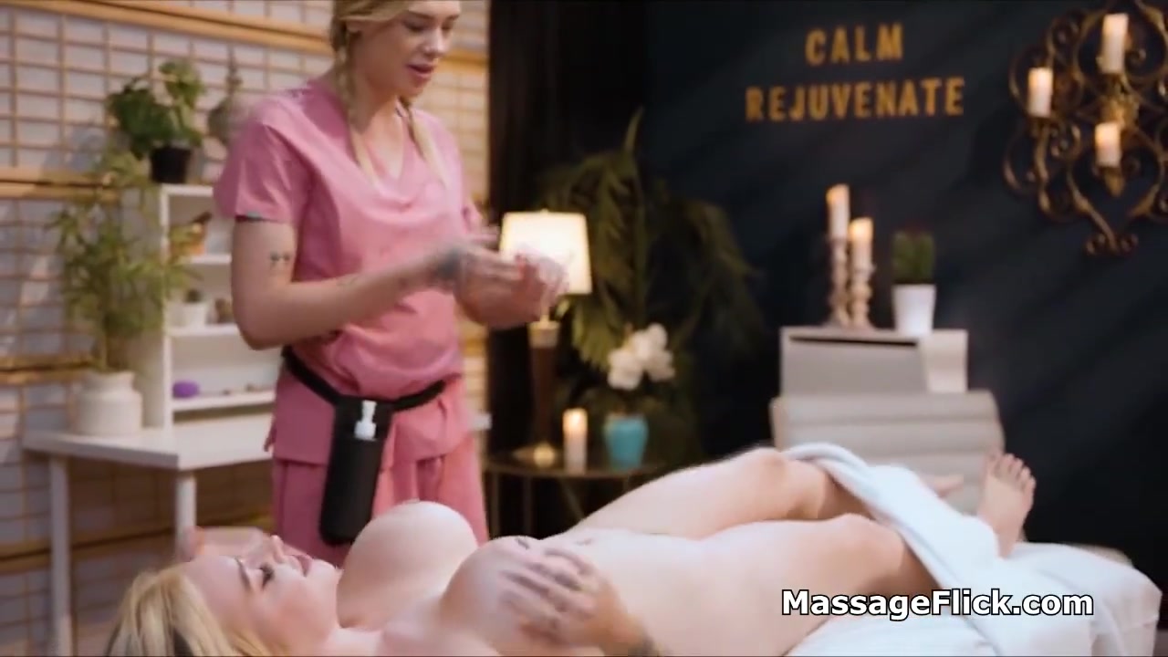 Cubbi Thompson In 69 And Scissoring Massage With Big-breasted Client