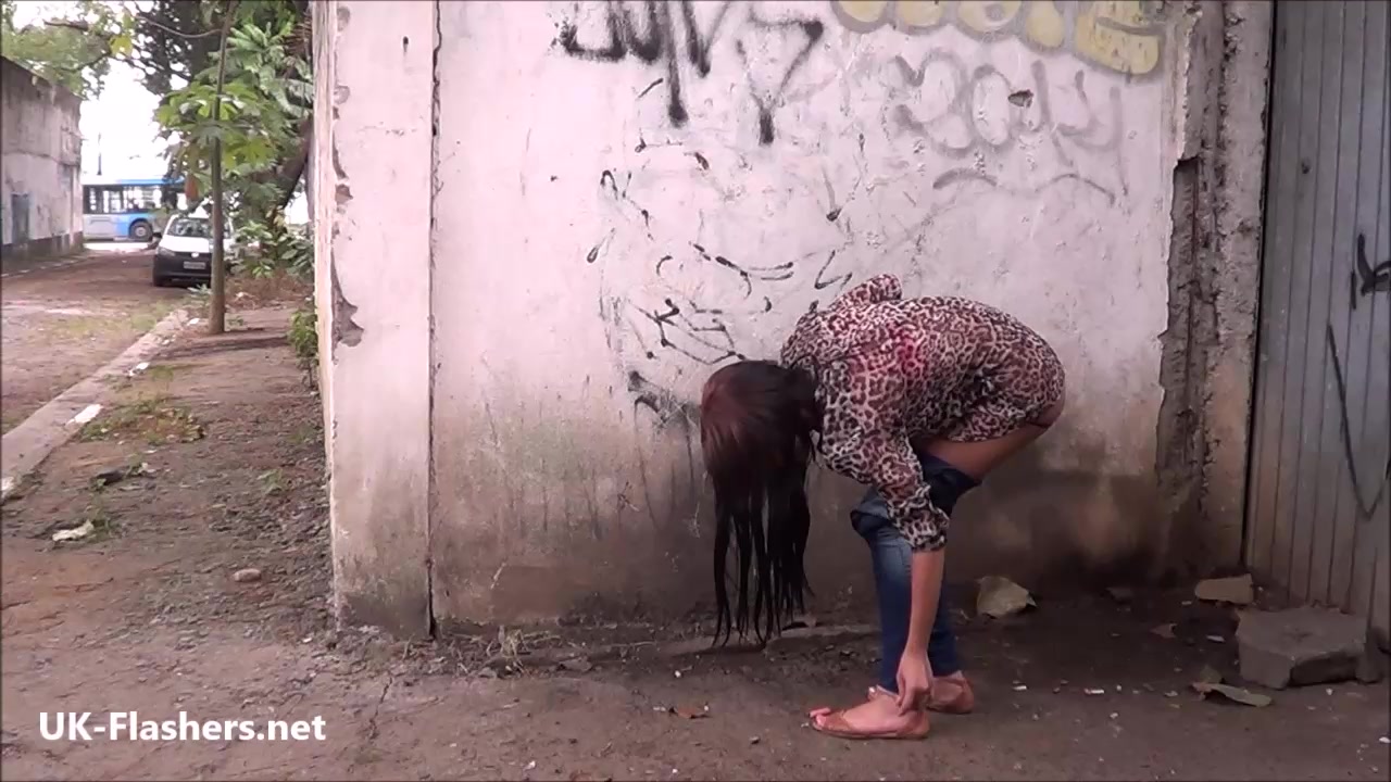 South American Polly public striptease and teen 18+ latinas flashing exhibitionism outdoors